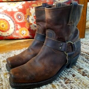 Frye Harness 8R Harness Brown Leather Distressed Vintage Cowboy Calf Ankle Boot